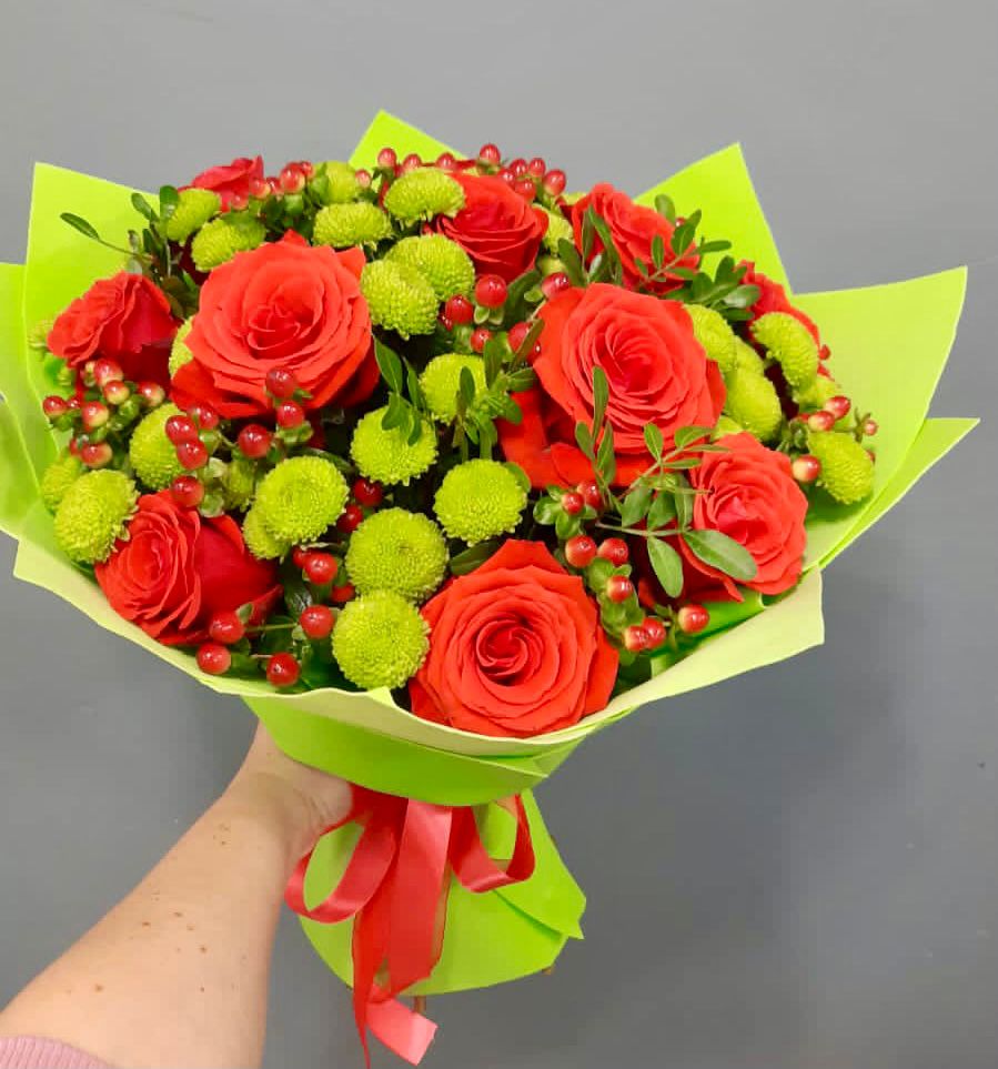 Букет цветов из: Хризантемы и Розы в Вишневогорске