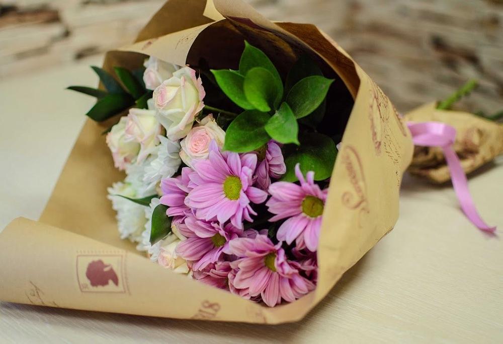 Букет цветов из: Розы и Хризантемы в Вишневогорске