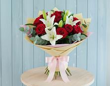 Букет цветов из:  Лилии и Розы в Вишневогорске