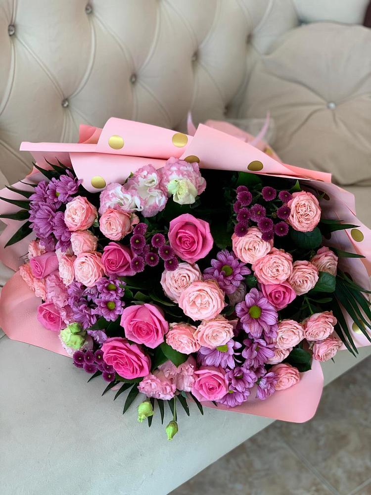 Букет цветов из: Хризантемы, Розы и Лизиантусы в Вишневогорске