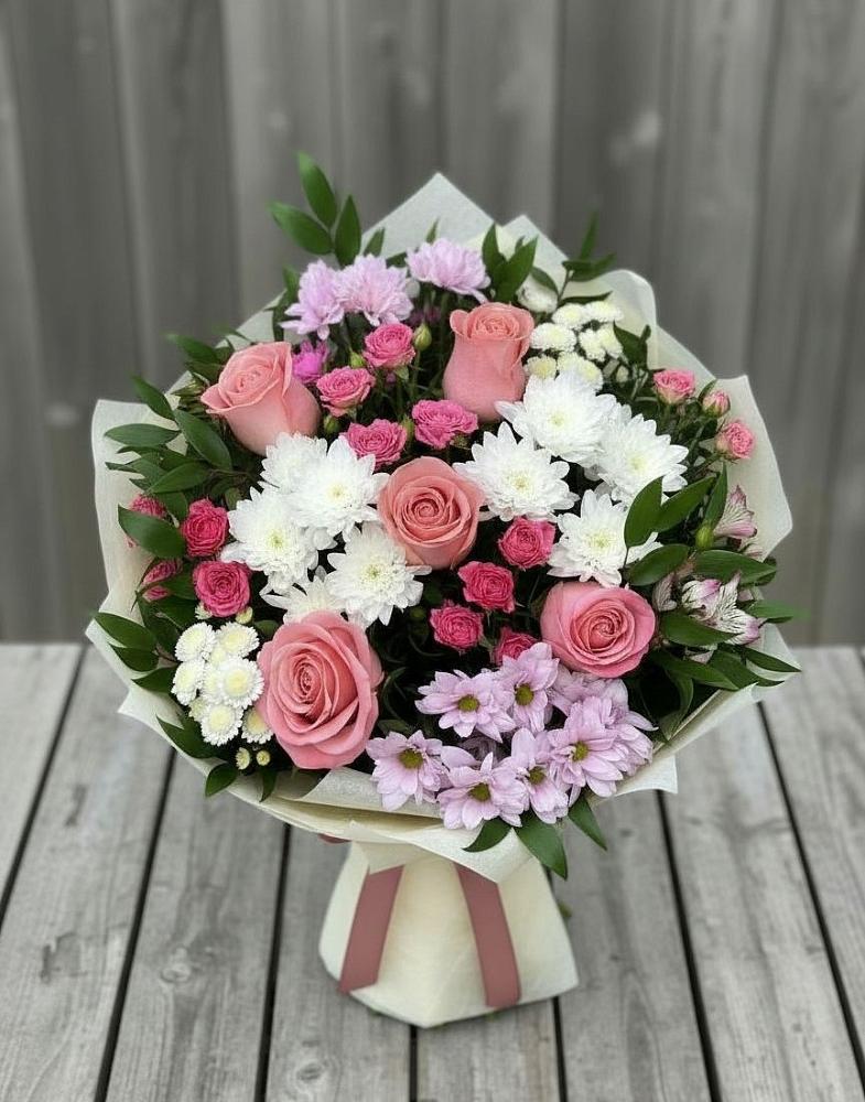 Букет цветов из: Альстромерии, Гвоздики, Розы и Хризантемы в Вишневогорске