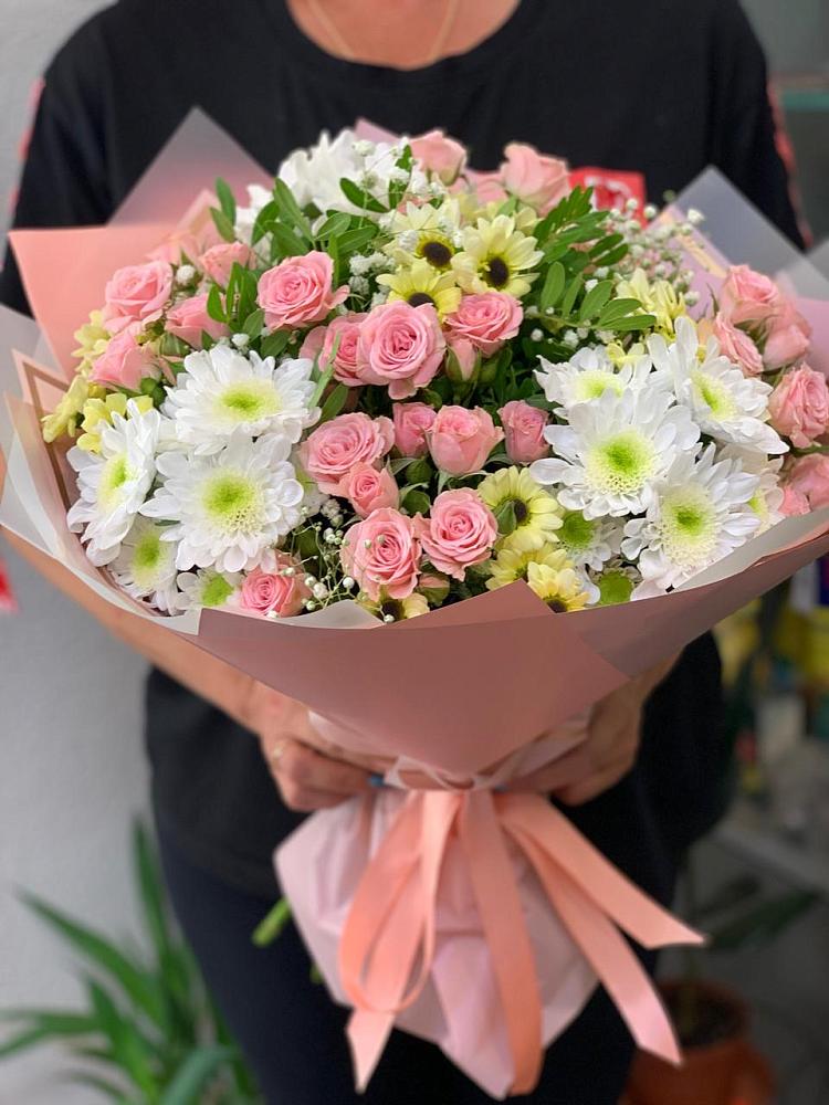 Букет цветов из: Розы и Хризантемы в Вишневогорске