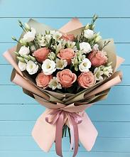 Букет цветов из:  Розы, Альстромерии и Лизиантусы в Вишневогорске