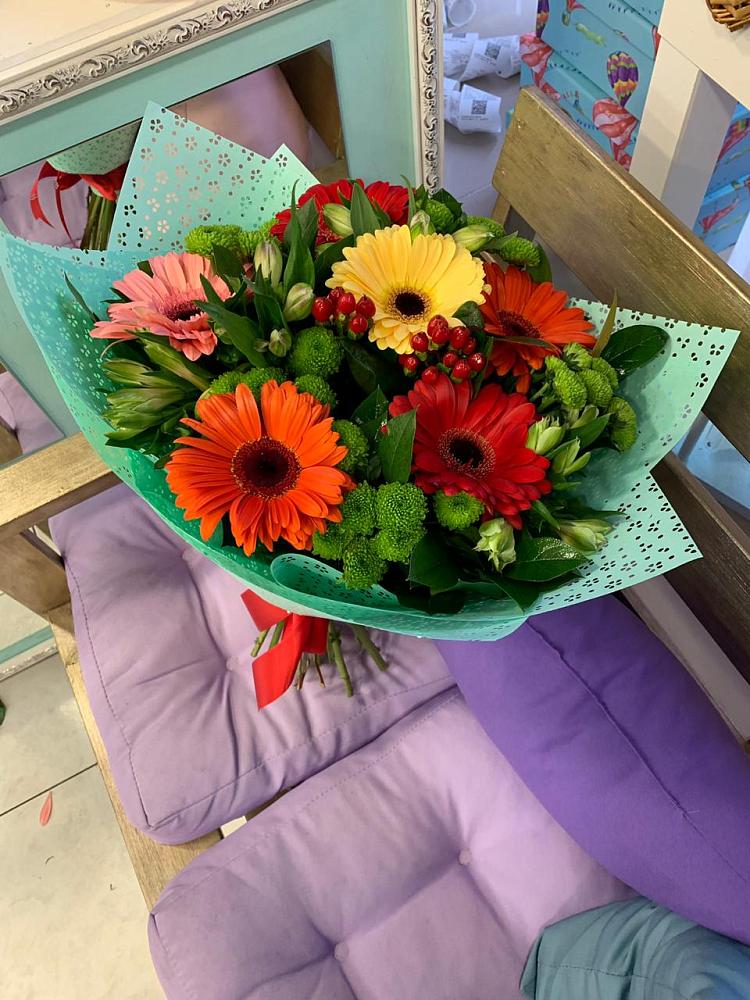 Букет цветов из: Герберы, Хризантемы и Альстромерии в Вишневогорске