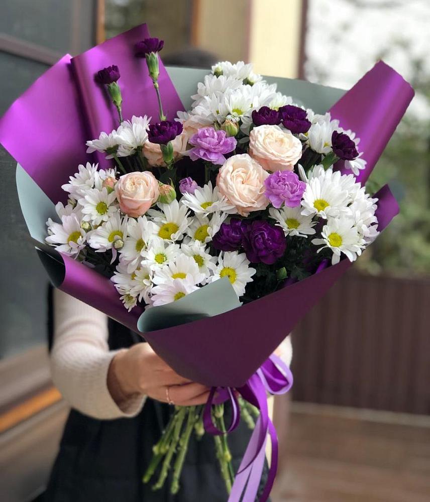 Букет цветов из: Хризантемы, Гвоздики и Розы в Вишневогорске