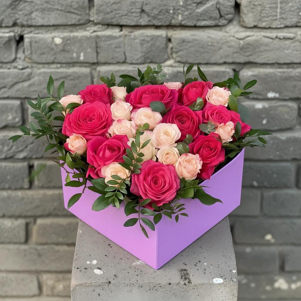 Цветочная композиция из Розы в коробке в Вишневогорске