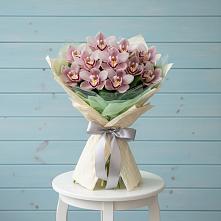 Букет цветов из:  Орхидеи и Розы в Вишневогорске
