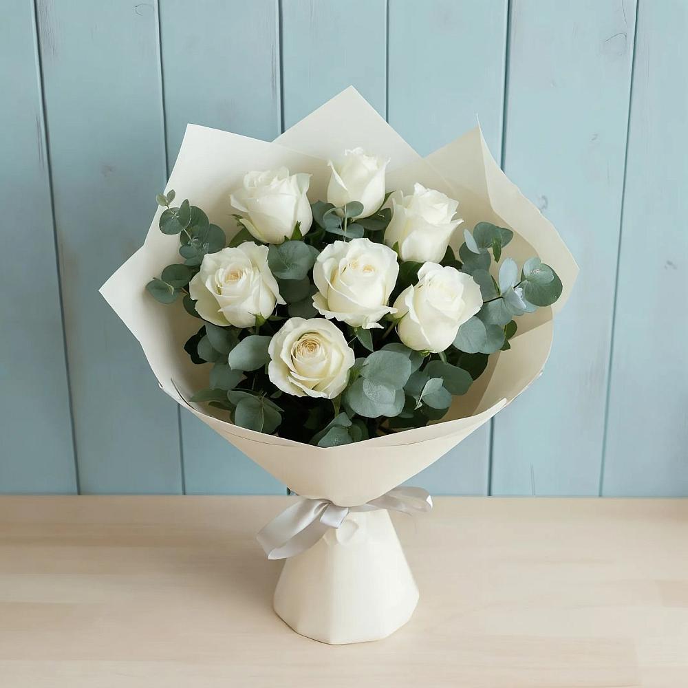 Букет Белые розы в Эвкалипте в Вишневогорске