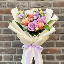 Букет цветов из:  Лизиантусы и Розы #REPLACE_PRED# Вишневогорске