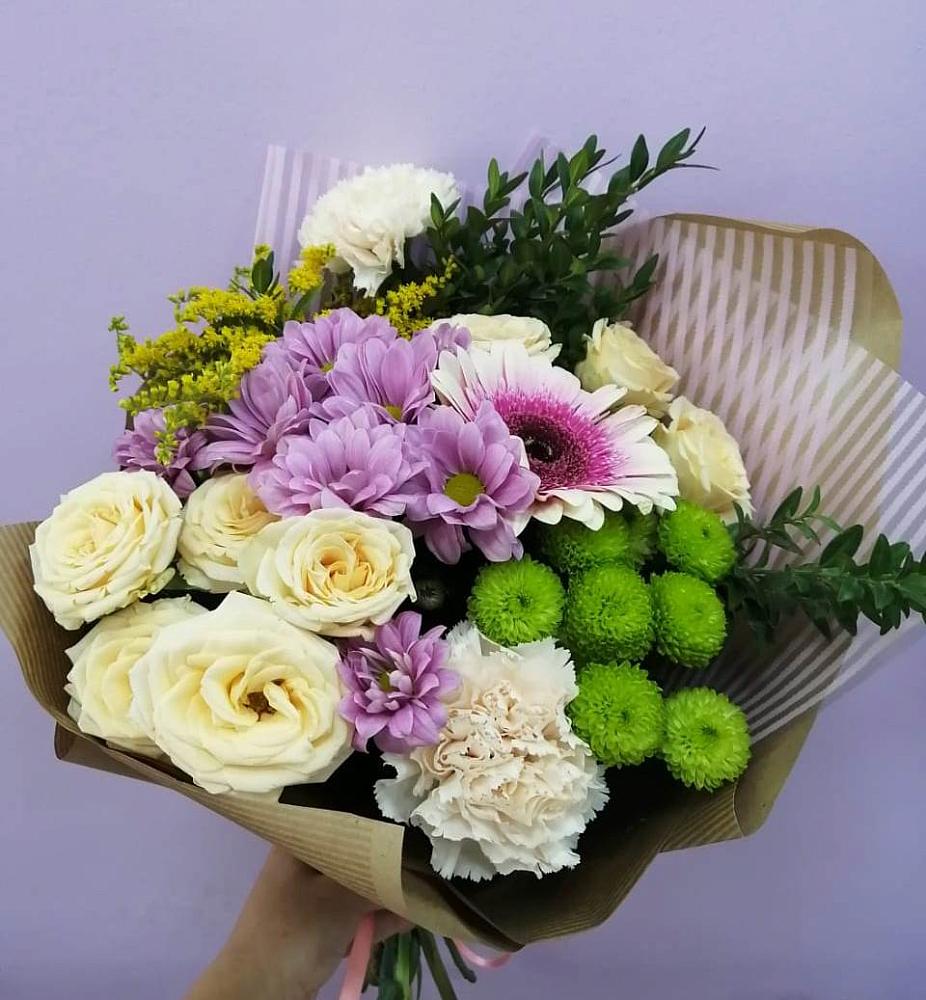 Букет цветов из: Хризантемы, Розы, Гвоздики и Герберы в Вишневогорске