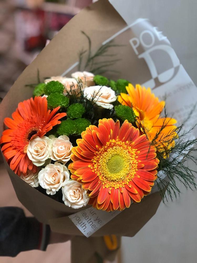 Букет цветов из: Герберы, Хризантемы и Розы в Вишневогорске