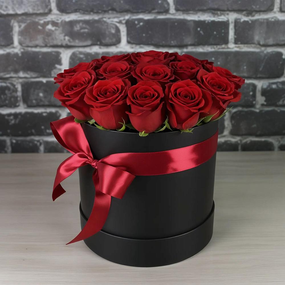 Цветочная композиция из Розы в шляпной коробке в Вишневогорске