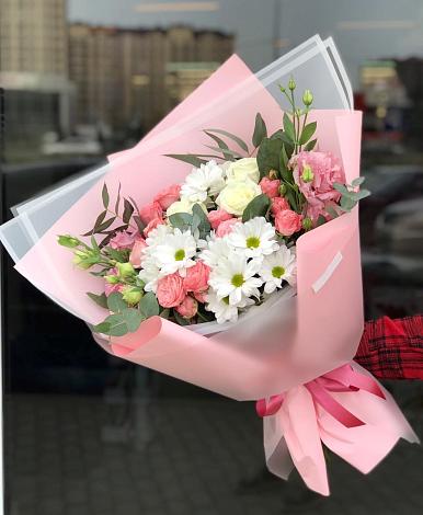 Букет цветов из: Розы, Лизиантусы и Хризантемы в Вишневогорске