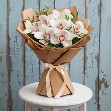 Букет цветов из:  Орхидеи и Розы #REPLACE_PRED# Вишневогорске